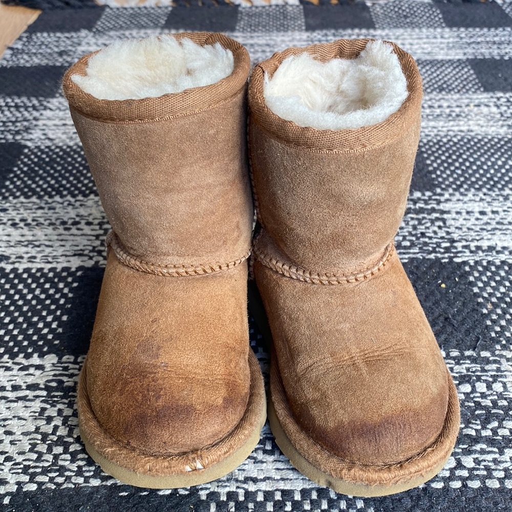 UGG Boots Chestnut Brown Size 6 Toddler